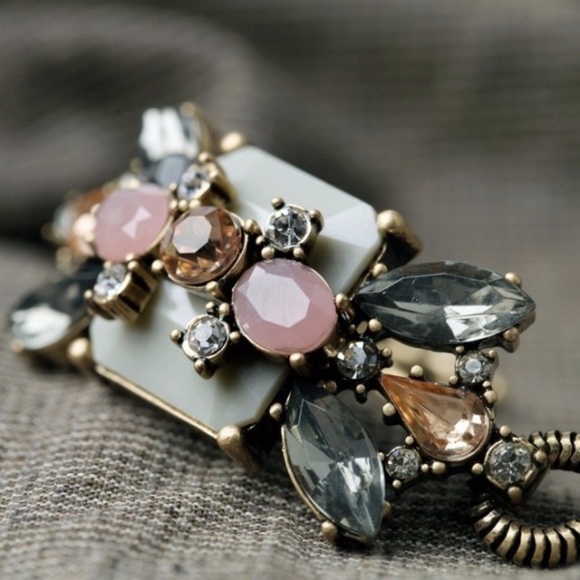 Retro Style Flower Bracelet Pink Grey One Size - Picture 6 of 8